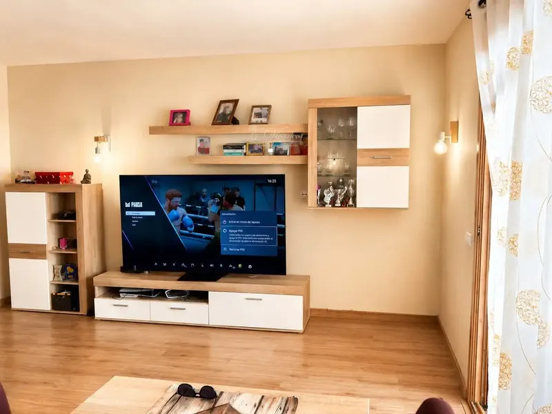 153 m² built and a spectacular private patio of 65 m² + space for two cars: the space that makes the difference — photo 7