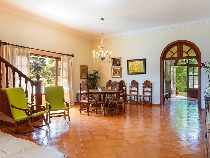 Villa with private access to the beach in Malpás available for rent — photo 6