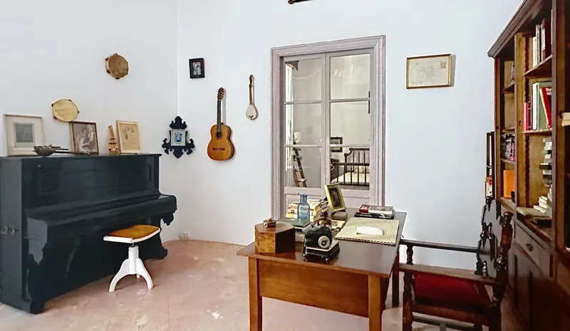 A jewel with history: a stately home from the 1920s with sea views — photo 8