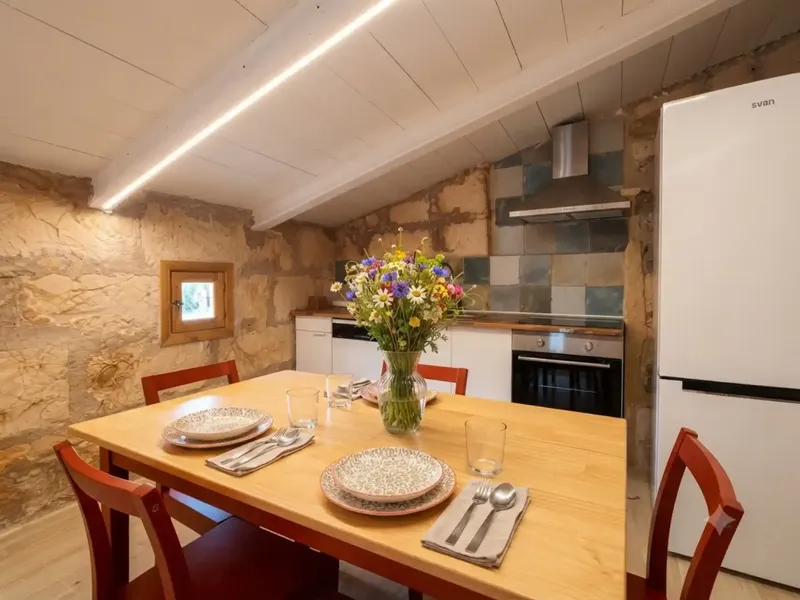 Rustic house for rent. Recently renovated. Everything is new. Air conditioning in the house. Bedroom. Parking, large terrace. — photo 3