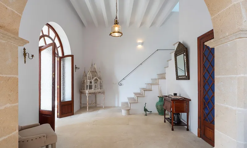 Seasonal rental: Renovated house with sea views for rent in Cala Major — photo 9