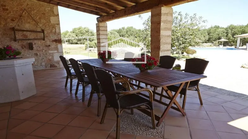 Charming finca in Es Llombards: tourist license for 10 people — photo 9