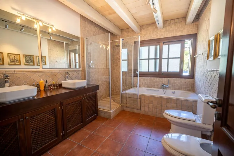 High quality villa in Mediterranean style in Calvià / Portals Nous — photo 9