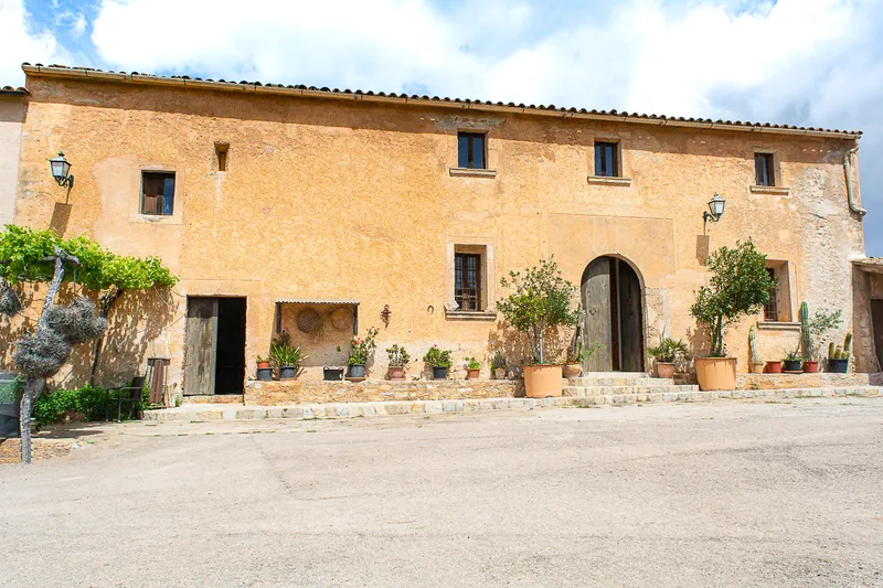 Unique Opportunity: Historic Estate with approx. 500 Hectares and Agrotourism License (applied for) — photo 2