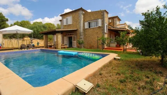 House / Chalet in Son Ferrer — photo 1