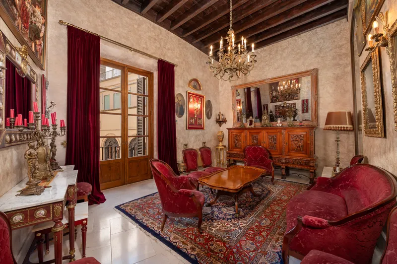 Majestic 12th century palace in the heart of Palma — photo 4