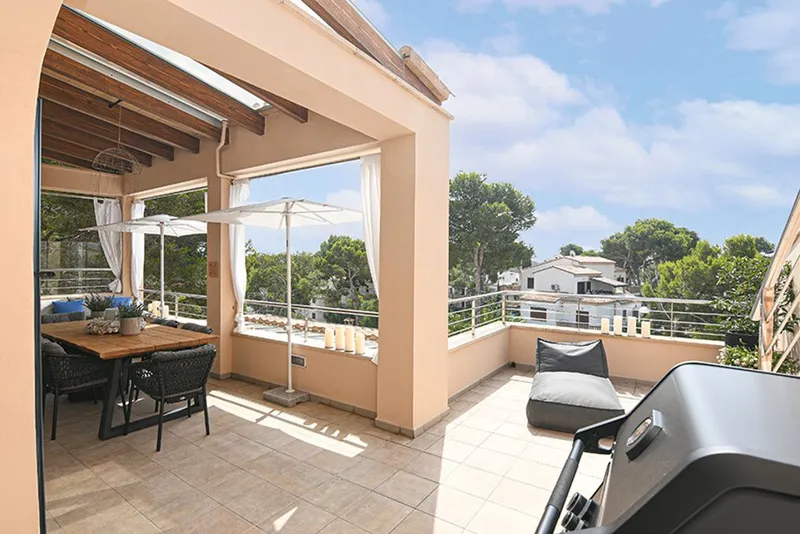 Modern and sunny penthouse with pool and parking space just minutes from Cala Santanyi — photo 5
