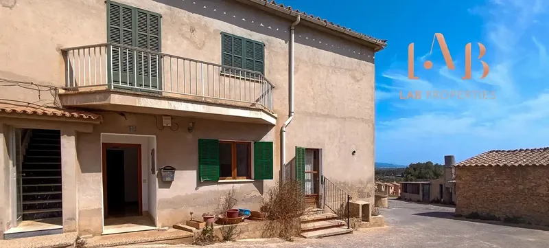 An opportunity with enormous potential in Pòrtol, ideal for those seeking a spacious property to renovate, a family project or a — photo 1