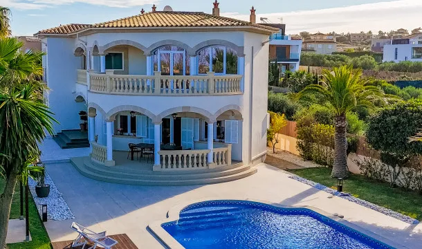 Mediterranean-style villa very close to the sea in Sa Torre — photo 8