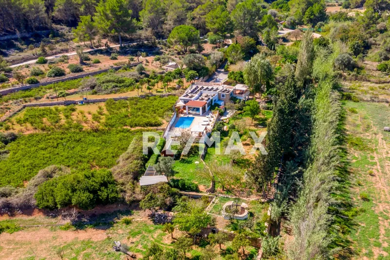 Authentic 6-Bedroom Finca with Apartments for In — photo 5
