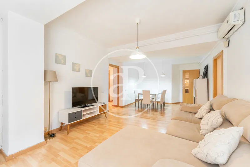 Two bedroom apartment in the Central Market of Valencia. — photo 8