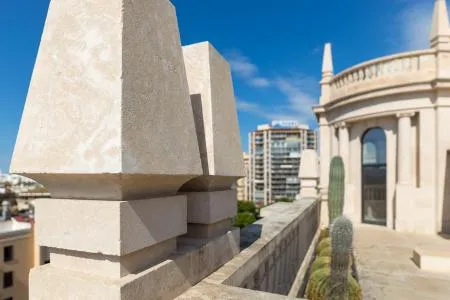 Building - Palma de Mallorca (Centro), Built Surface 2500m², 3 Distance to the sea, Lift — photo 3