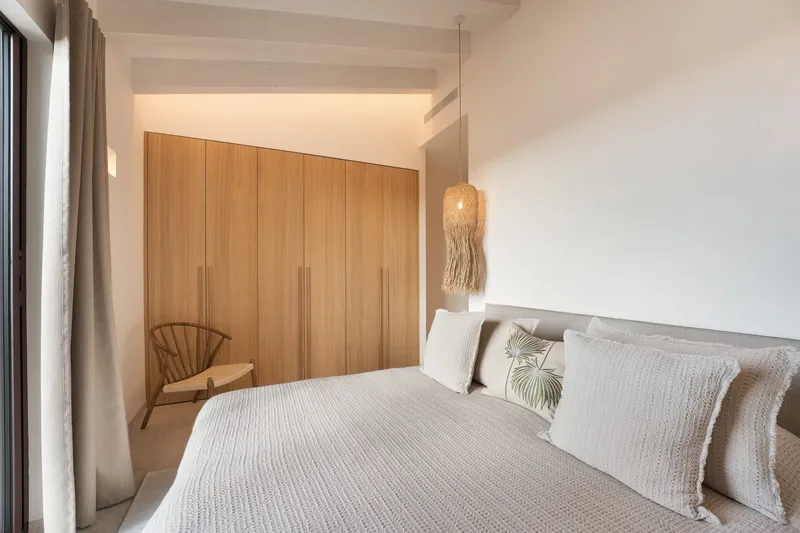 Modern elegance and Mallorcan charm in Ses Salines — photo 11