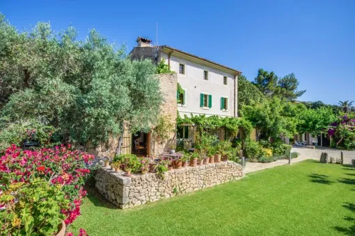 Pollensa, magnificent country house with 2 guest houses, swimming pool and tennis court amidst absolute rural idyll — photo 3