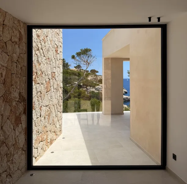 Modern and sunny newly built villa on the seafront in Cala Santanyi — photo 6
