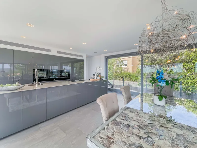 Sea view villa with 2 swimming pools in Santa Ponsa — photo 8