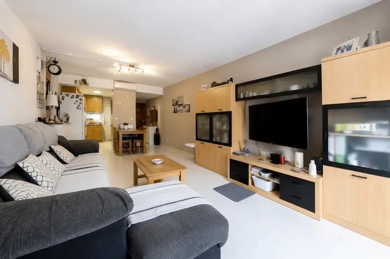 If you are looking for space, comfort and an excellent location, this apartment has everything you need to enjoy Cala Millor all year round — photo 2