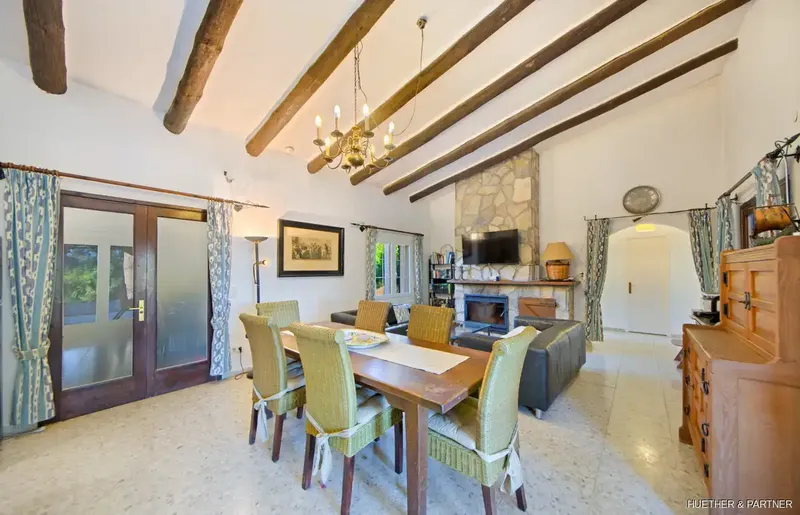 This house is situated on a large corner plot in one of the neighborhoods of Cala Murada. From the small rooftop terrace even ti — photo 4