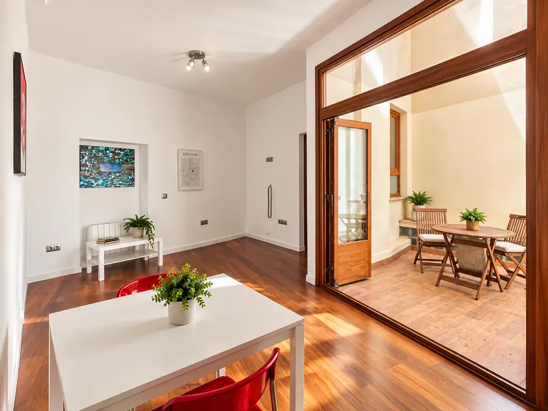 Apartment with private patio, one bedroom, New Courthouse area, Palma Old Town — photo 8