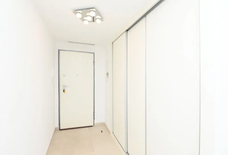 Modern and bright apartment in a quiet residential complex in Porto Colom — photo 10