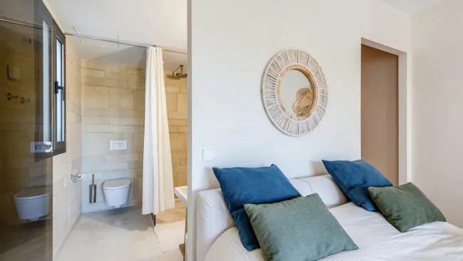 Modern luxury flat with exclusive atmosphere and communal pool — photo 9