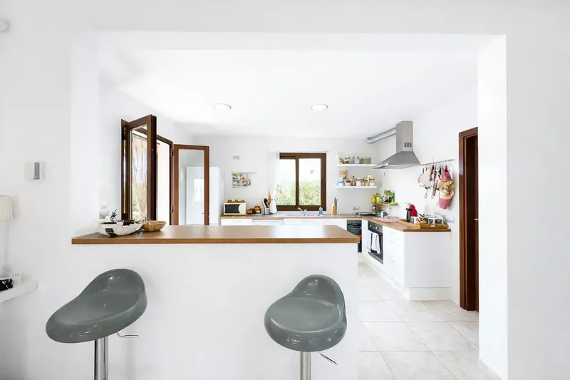 11-month rental, not less — photo 7