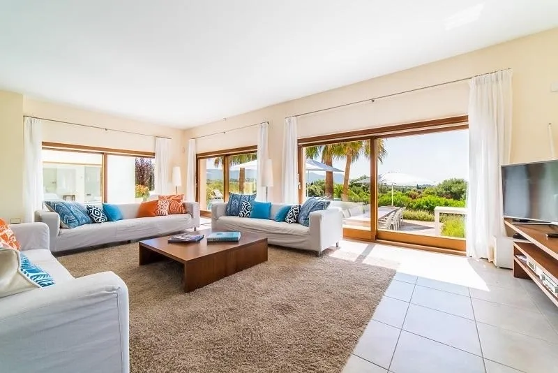 Unique estate property with guesthouse close to the beach and terrific sea view — photo 9