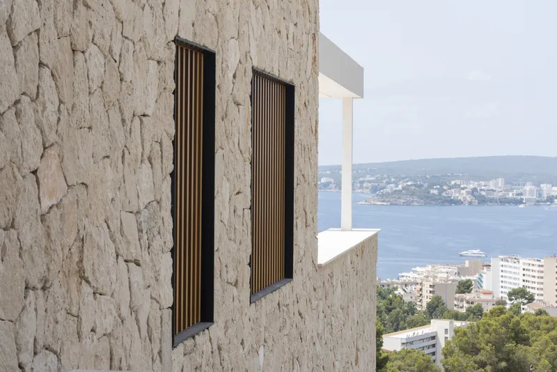 Impressive new-build villa in Portals Nous with stunning sea views — photo 3