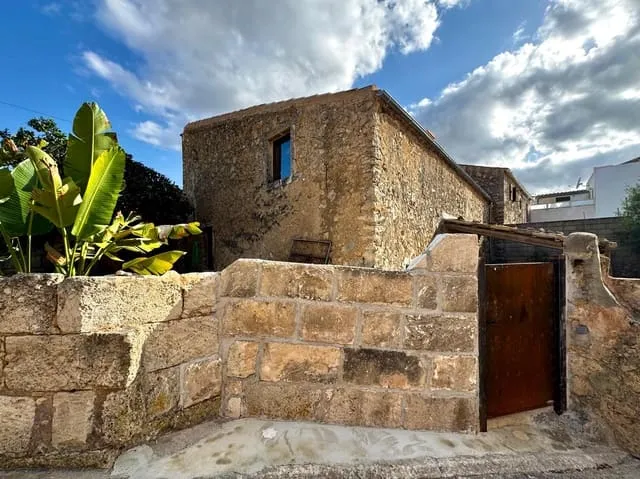 Townhouse for rent in Búger, Mallorca — photo 1