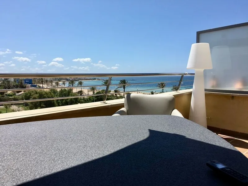 Penthouse apartment with sea views on the beach promenade in Ciudad Jardin — photo 1