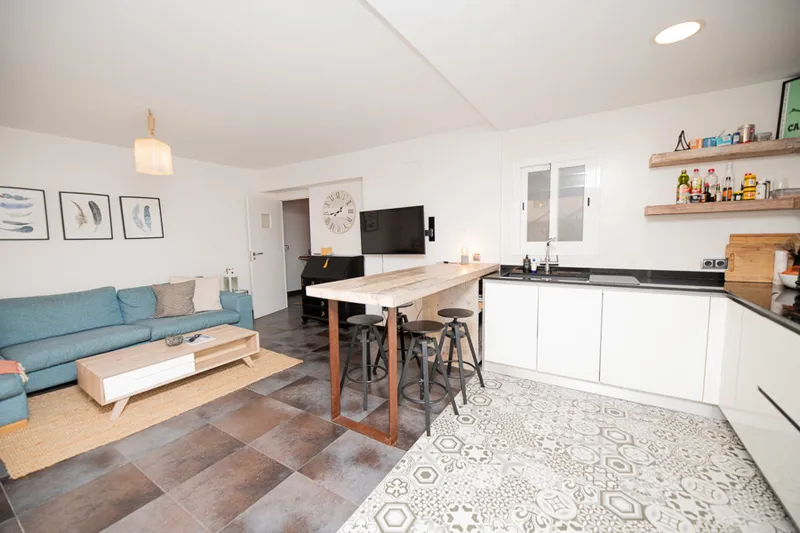 Lovely Three Bedroom Apartment with Large Terrace near Plaza Mercat - Temporary or Long Term Contract — photo 5