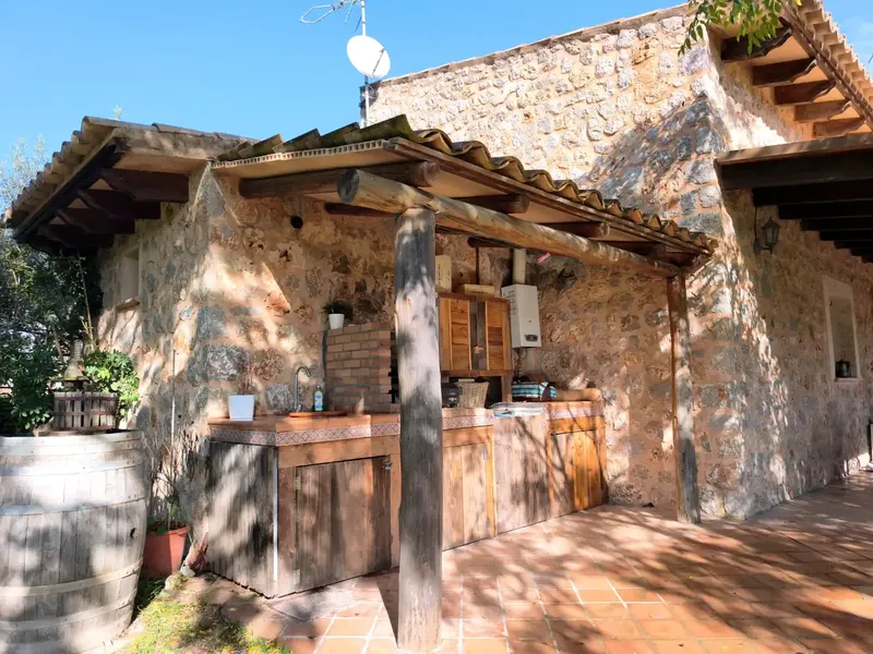 Charming traditional Mallorcan finca with exposed stone facade, located in a quiet and sought-after area in the heart of Mallorca — photo 9