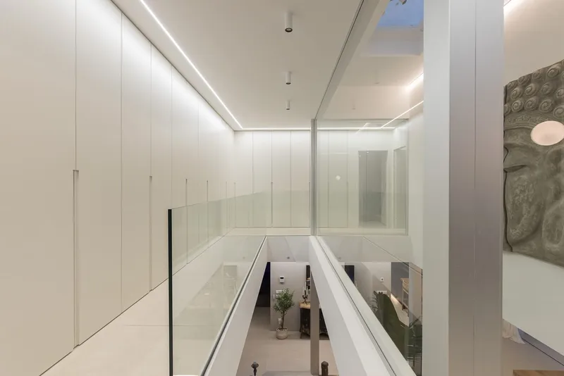 Modern Villa in Luxury Area of Santa Ponsa — photo 9