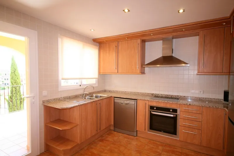 Unfurnished apartment in a beautiful location in Santa Ponsa, close to the centre 1 — photo 3