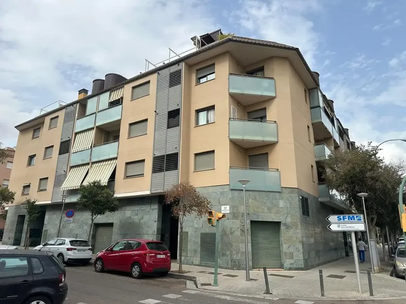 Attic of 110 m2 distributed in a large kitchen with laundry room, living room with balcony, 3 bedrooms and 2 bathrooms, one of them en suite. — photo 1