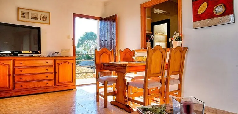 Apartment with sea views for rent in Cala Llombards — photo 9