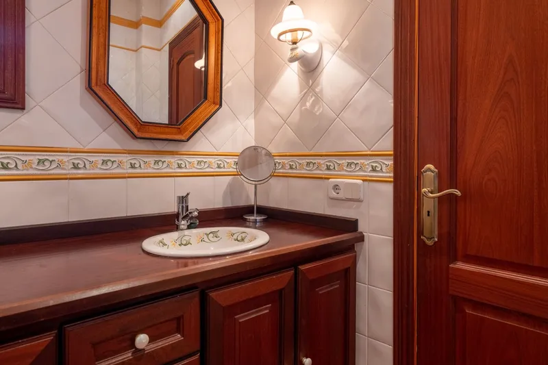 Charming Mallorcan townhouse with patio and garden in Campos — photo 12