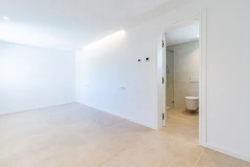 Santa Ponsa, exclusive villa with large plot and perfect southwest orientation in Nova Santa Ponsa — photo 12