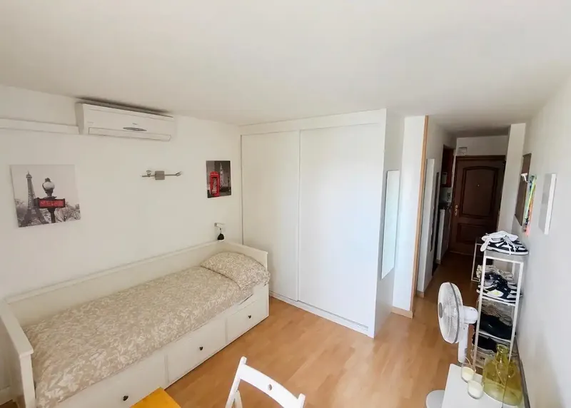 Reformed apartment in Cala Major with solvent tenant. Ideal for investors. — photo 3