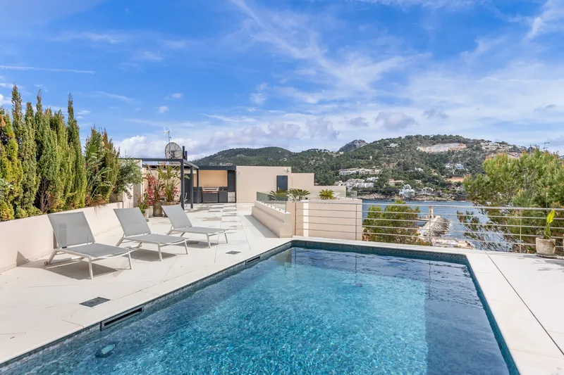 First Sea Line Mallorca – Penthouse with Pool, Terrace and Beach Access — photo 5
