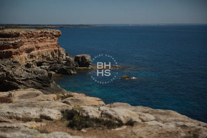 Single-family plot for sale in Cala Pi — photo 1