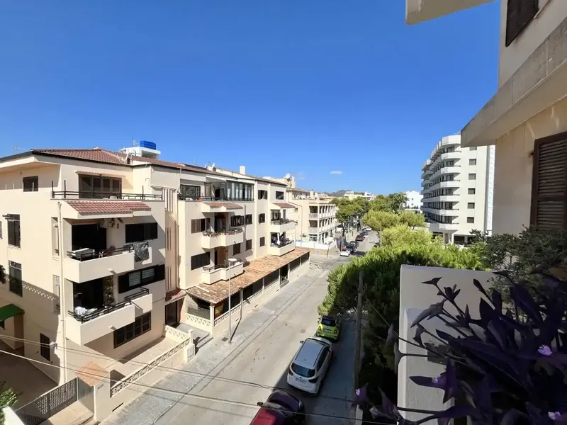 Apartment on the third floor with lateral sea views — photo 4
