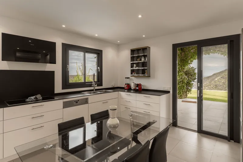 Long-term rental: Mediterranean house with sea views in Banyalbufar — photo 12