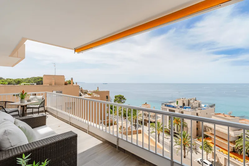 Renovated flat with sea views in Cala Major, Palma — photo 2