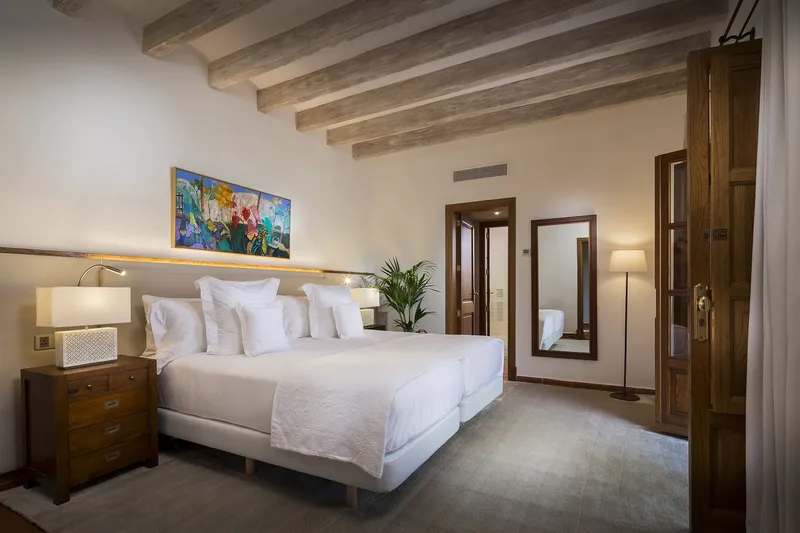 Vacation rental: Villa with sea and mountain views — photo 9