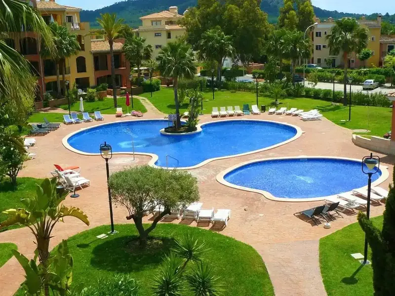 Apartamento privado en una zona tranquila y muy solicitada, a pocos metros del centro de Santa Ponsa. En la segunda planta, con balcón priva — photo 3