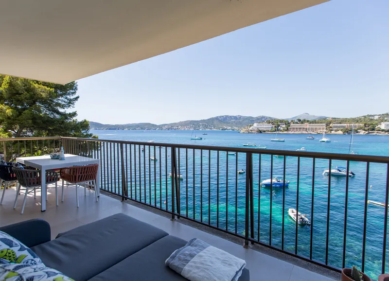Renovated apartment on the seafront in Santa Ponsa — photo 4