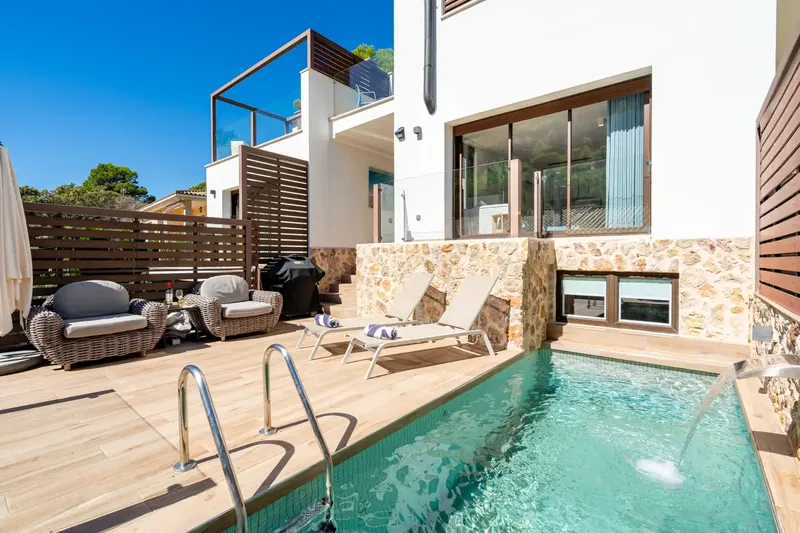 Located in the charming coastal village of Cala San Vicente. — photo 2
