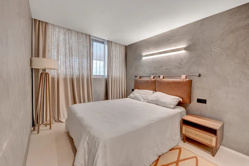 Exclusive apartment with sea views in sought-after residential complex in Portals Nous — photo 6
