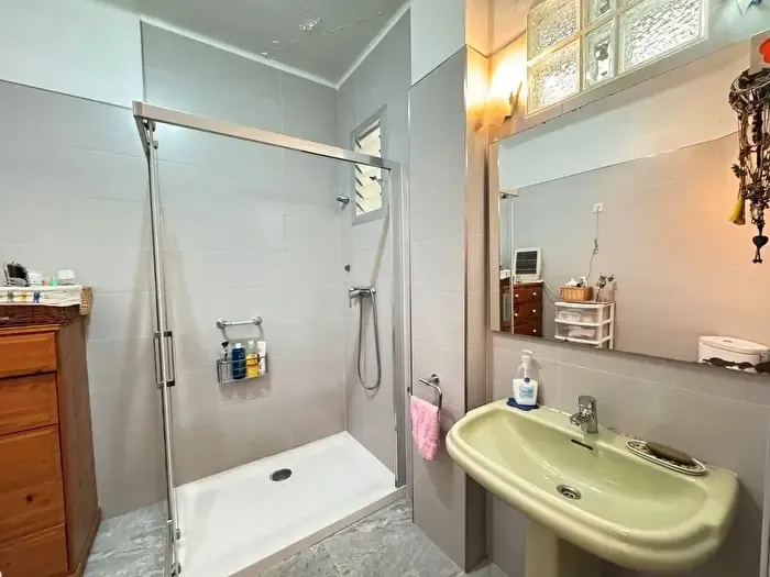 Piso de 3 habitaciones en venta en Nord, Arxiduc — photo 3